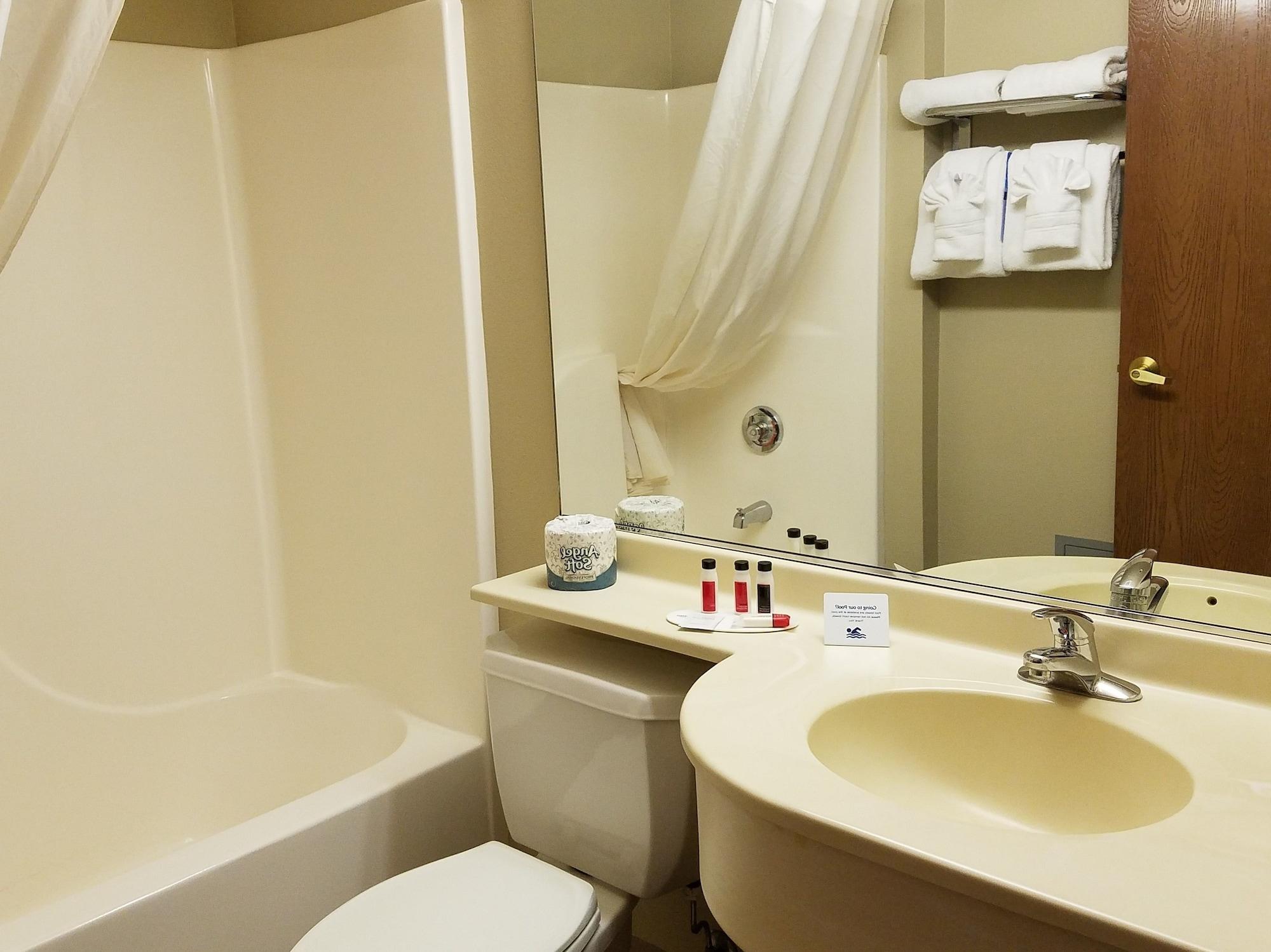 Hotel Microtel & By Wyndham 2*