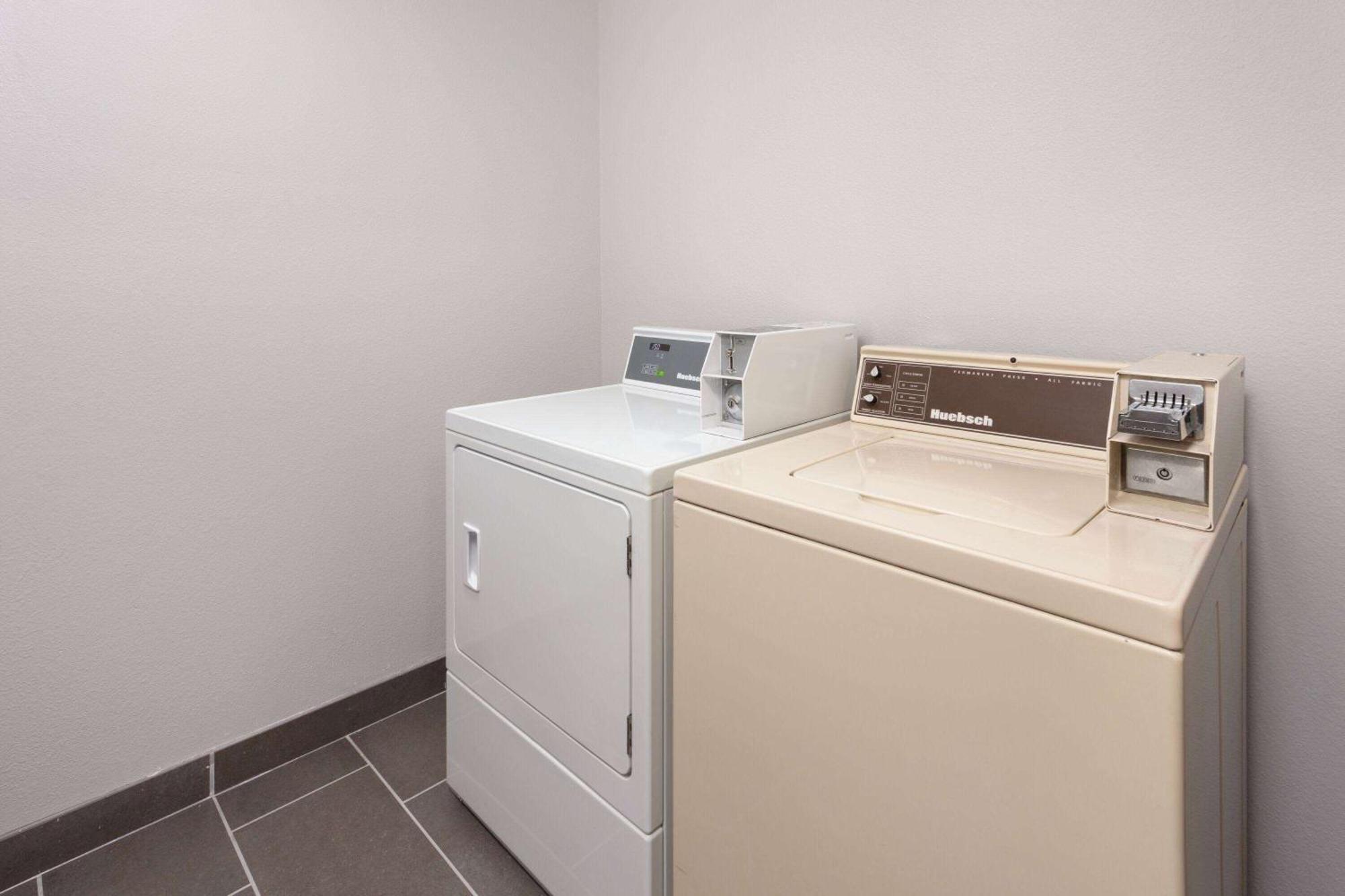 Hotel Microtel & By Wyndham