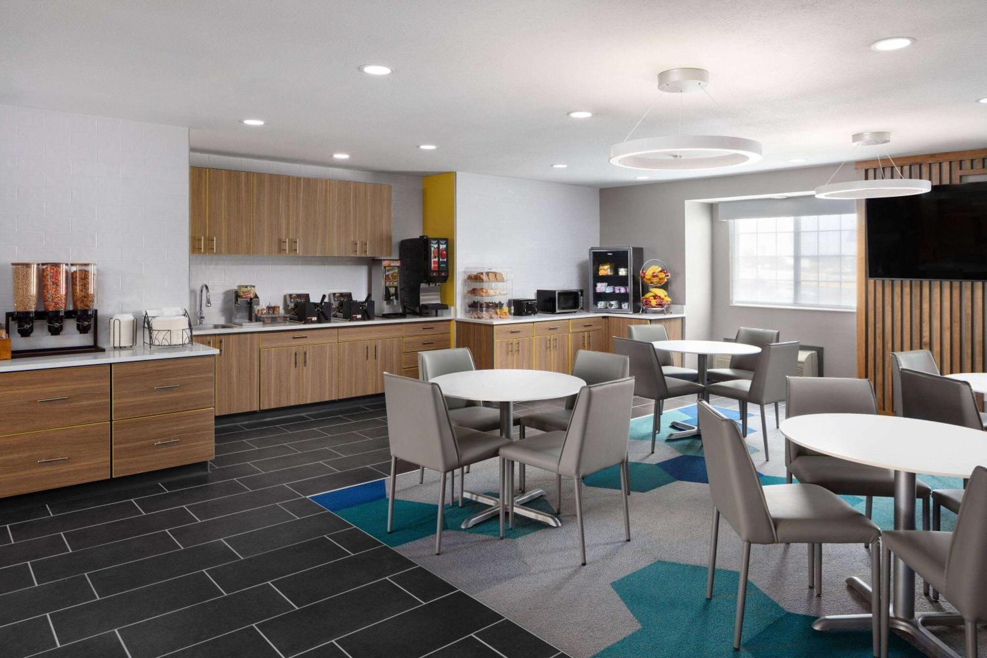 Microtel & By Wyndham 2*